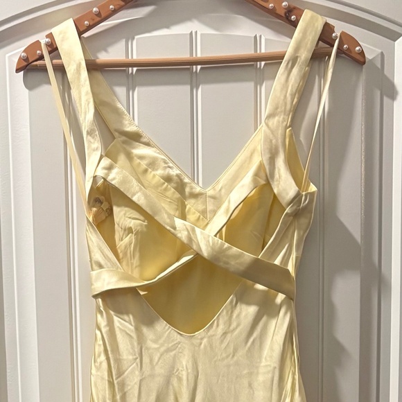 Dresses & Skirts - Yellow Gown